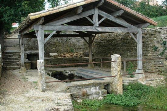 EXIREUIL_Lavoir_de_Fontournable_0312.jpg